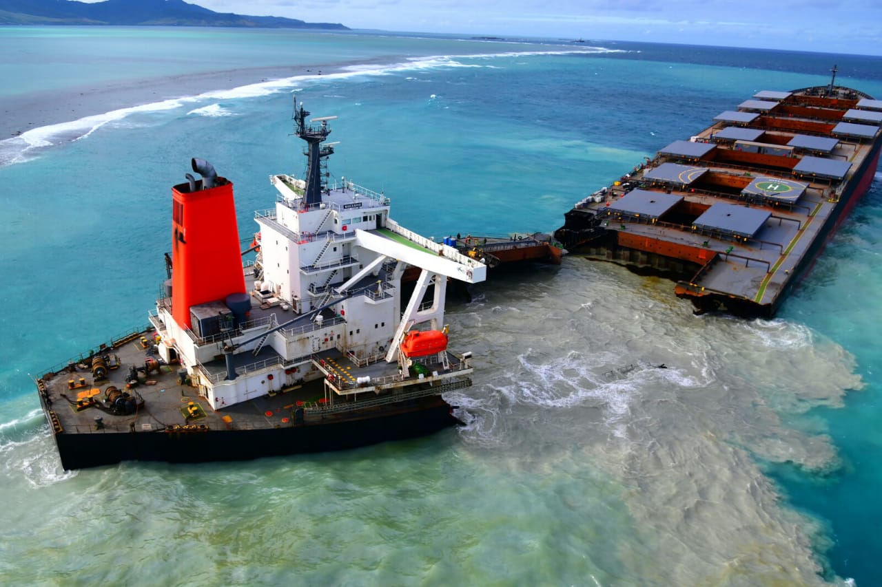 Mauritius incidente petrolio mare