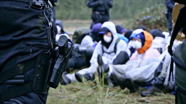 foresta di Dannenröder-attivisti-polizia
