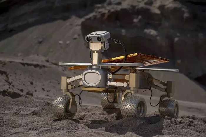 robot on the Moon_