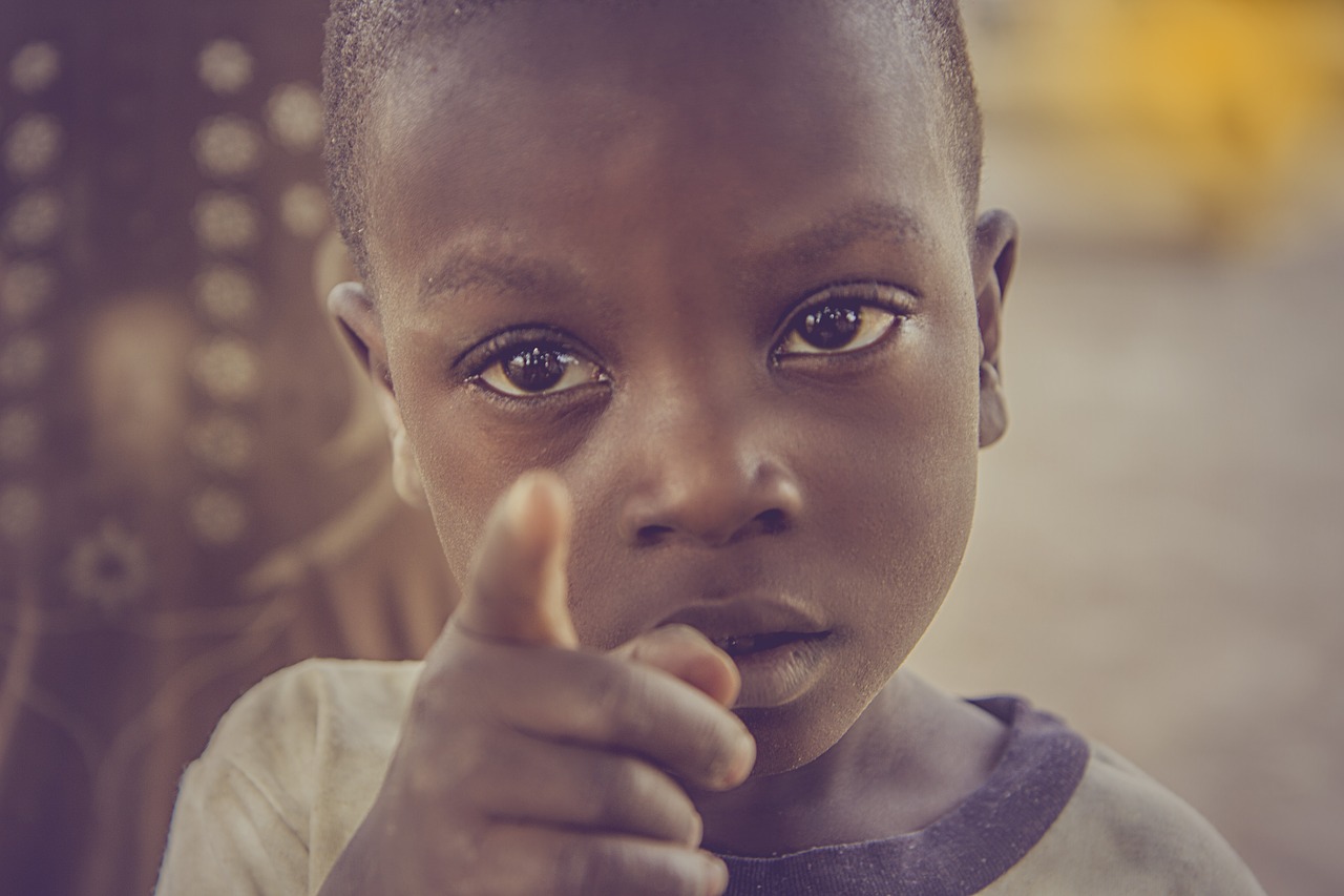 bambino africano