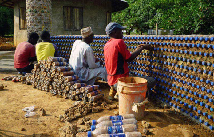 casa di plastica Nigeria