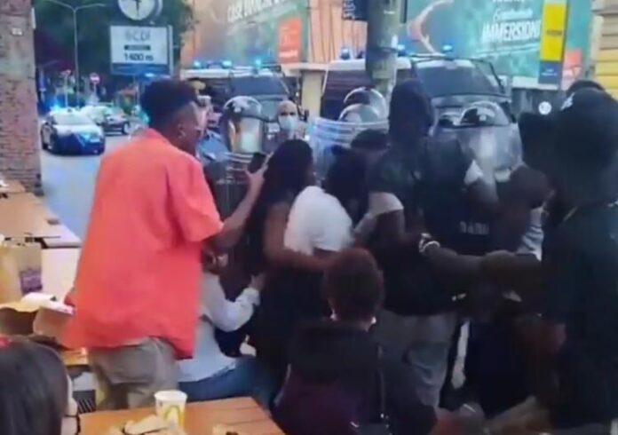 violenza polizia.
