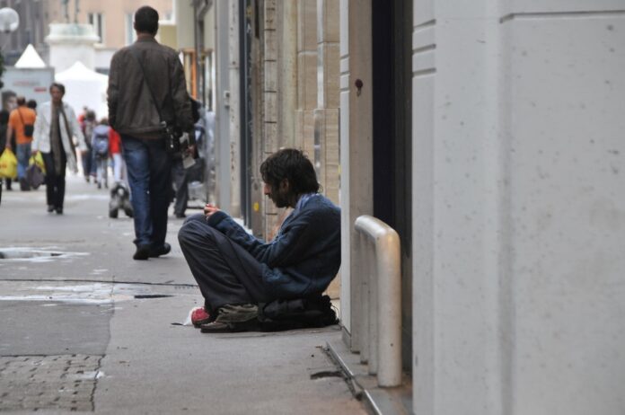povertà.
