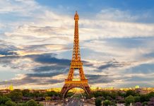 Parigi esprime solidarietà ai palestinesi riconoscendo a tutti la cittadinanza onoraria