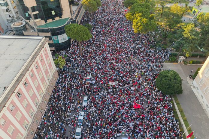 Proteste albania